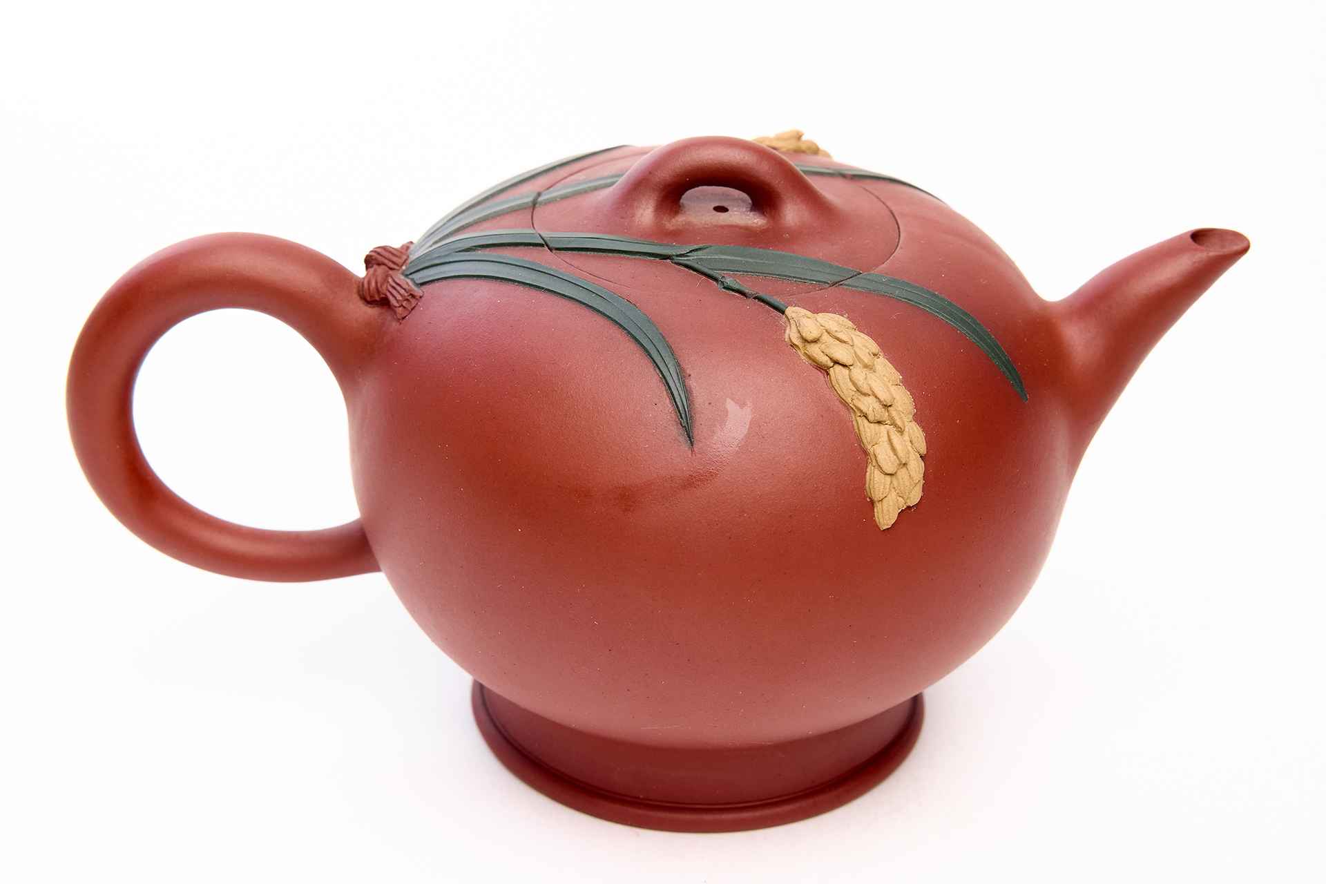 Чайник с изображением стебля просо