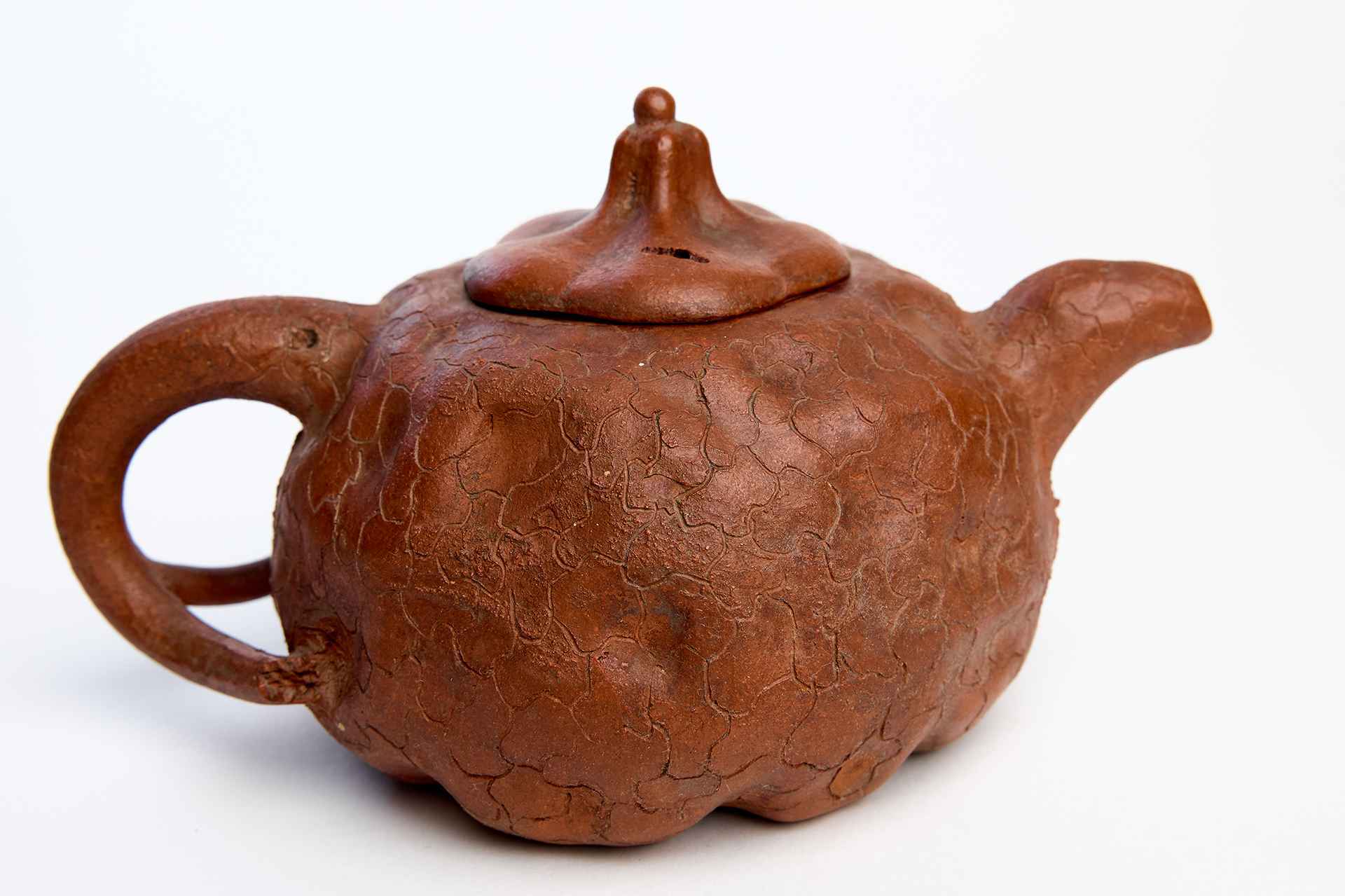 Чайник с крышкой в стиле работ керамиста XVI в. Гун Чуня