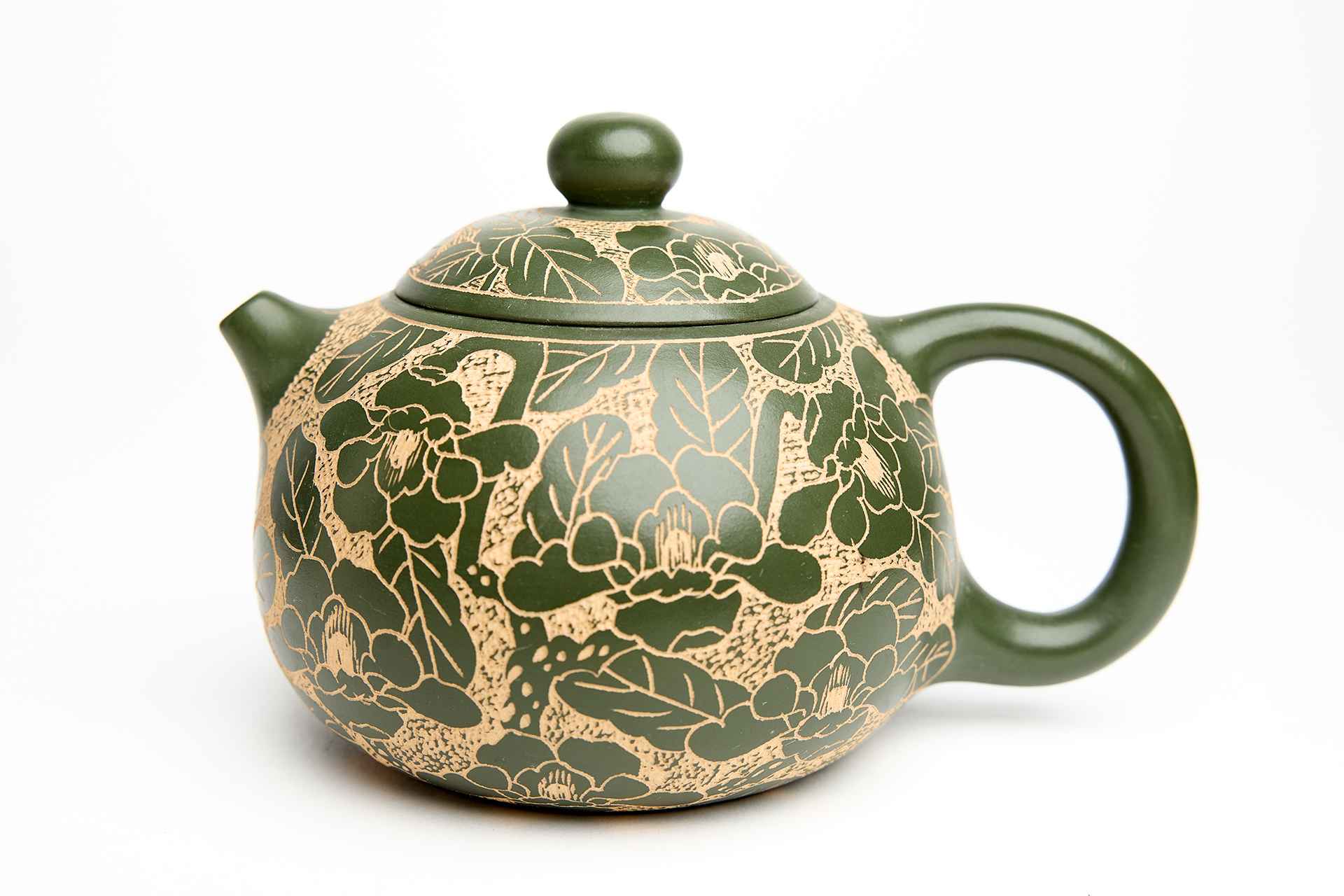 Чайник с изображением цветов