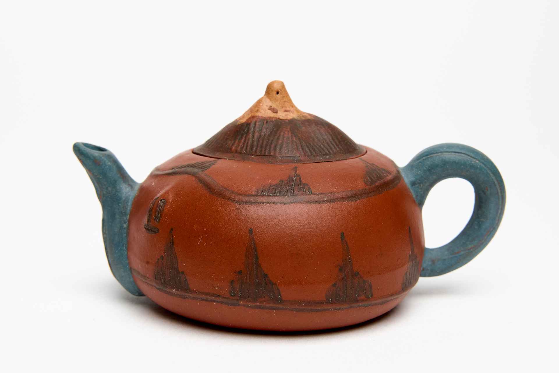 Чайник в виде водяного каштана