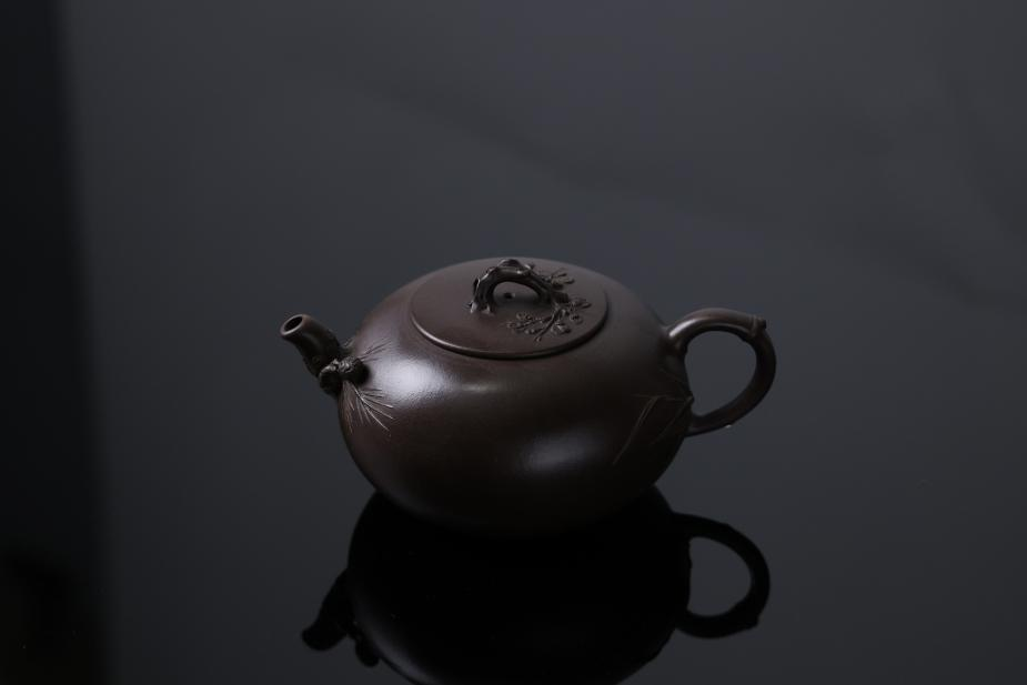 Сань ю силе баотай